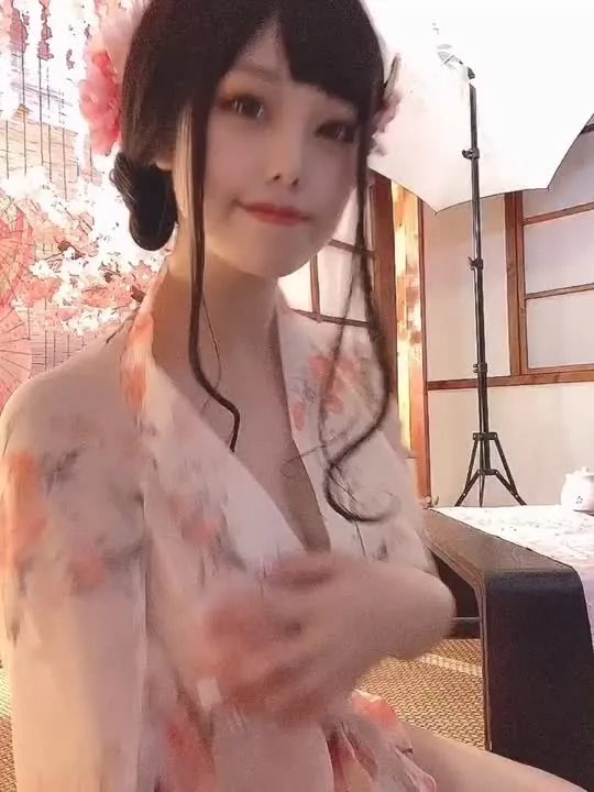 蜜汁猫裘 cosplay album Mizhi Maoqiu - Bath Maiden Yukata - Video 32